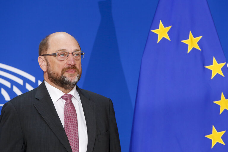 Photo 27 : Official visit of the President of Bulgaria to the European Parliament in Strasbourg.  Martin SCHULZ - EP President welcomes Rosen PLEVNELIEV - President of Bulgaria