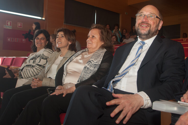 Fotagrafa 5: Official visit by Martin SCHULZ - EP President to Lisbon, Portugal . Visit of the Centre for Refugees, Bobadela