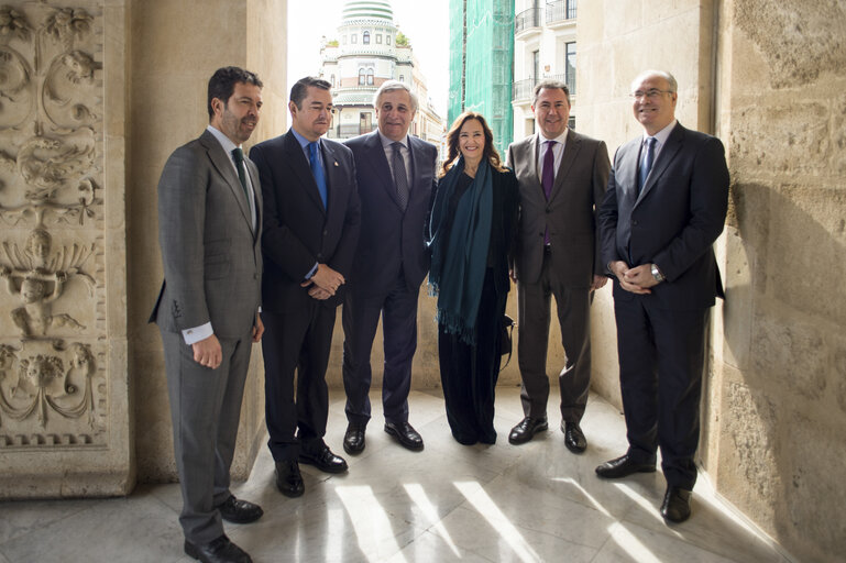 Fotografija 21: EP President receives the ' Prize Against Terrorism ' created in memory of Alberto Jiménez-Becerril, the Seville municipal councillor who was brutally murdered 20 years ago by the Basque separatist group ETA