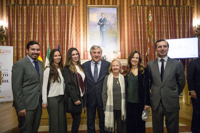 Fotografija 4: EP President receives the ' Prize Against Terrorism ' created in memory of Alberto Jiménez-Becerril, the Seville municipal councillor who was brutally murdered 20 years ago by the Basque separatist group ETA