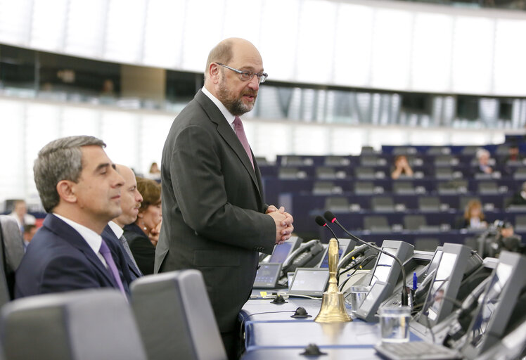 Valokuva 32: Official visit of the President of Bulgaria to the European Parliament in Strasbourg.Formal address to the Plenary