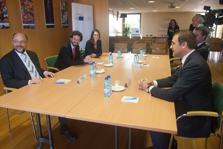 Zdjęcie 1: Official visit by Martin SCHULZ - EP President to Lisbon, Portugal . Meeting with leader of the Social Democratic Party of Portugal (EPP)