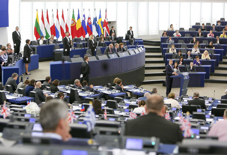 Valokuva 21: Official visit of the President of Bulgaria to the European Parliament in Strasbourg. Formal address to the Plenary