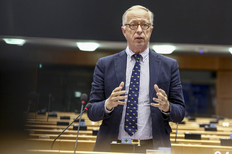 Fotografia 18: Plenary Session week 21 2016 in Brussels    Digital Single Market package debate