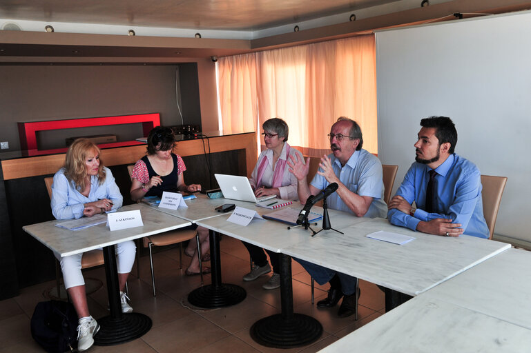 Nuotrauka 4: LIBE Delegation to Greece -  Francisco RAMOS take part in a meeting on challenges on rescue at sea and the protection of the EU external border in Mitilini on 19 May, 2016. Members of the European Parliament from Committee on civil liberties, justice and home affairs visit migrants camp in Greece.