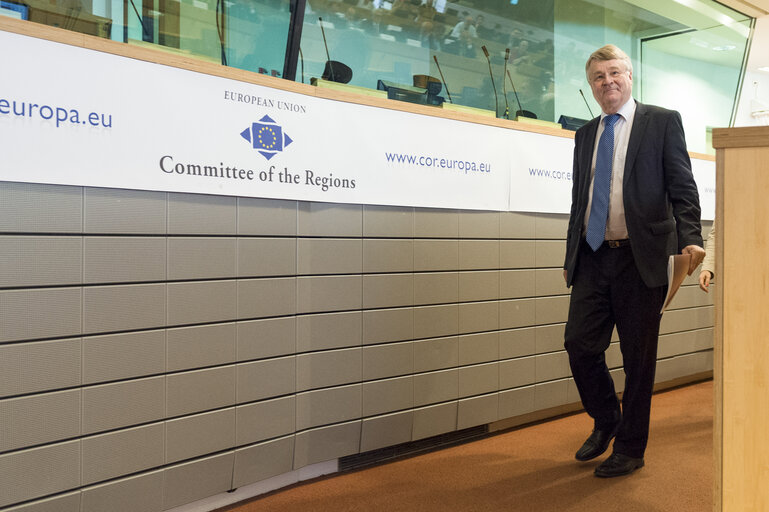 Fotografi 8: Markku MARKKULA, president of the Committee of the Regions.