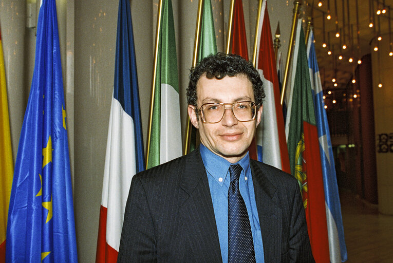 Foto 2: MEP Edward NEWMAN at the European Parliament in Strasbourg