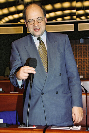 Fotografia 4: Portrait of MEP Bartho PRONK during the plenary session at the EP in Strasbourg