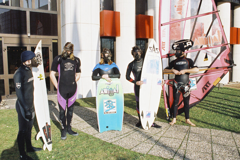 Fotografia 6: British MEPs support the Surfers against Sewage (SAS) movement