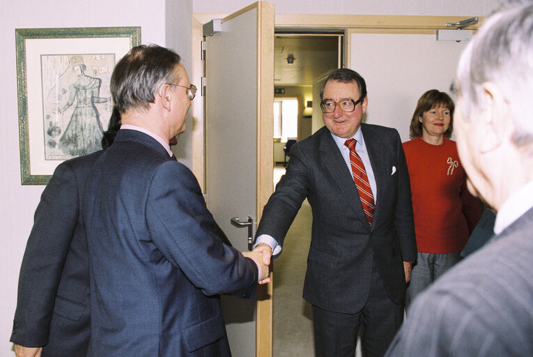 Photo 3: Klaus HANSCH  - EP President meets with Irish Ministers at the EP in Brussels