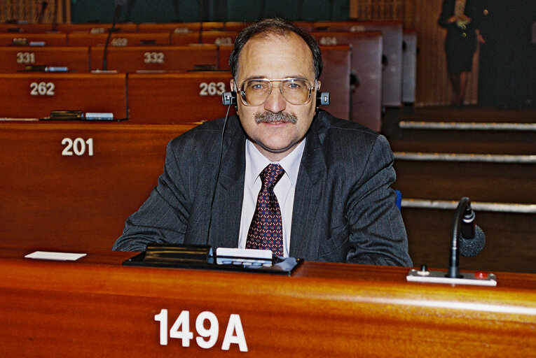 Portrait of MEP in October 1994