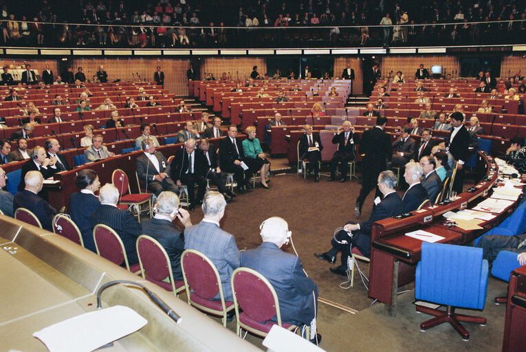 Fotografi 18: 40th anniversary of the foundation of the European Coal and Steel Community (ECSC) - Formal sitting