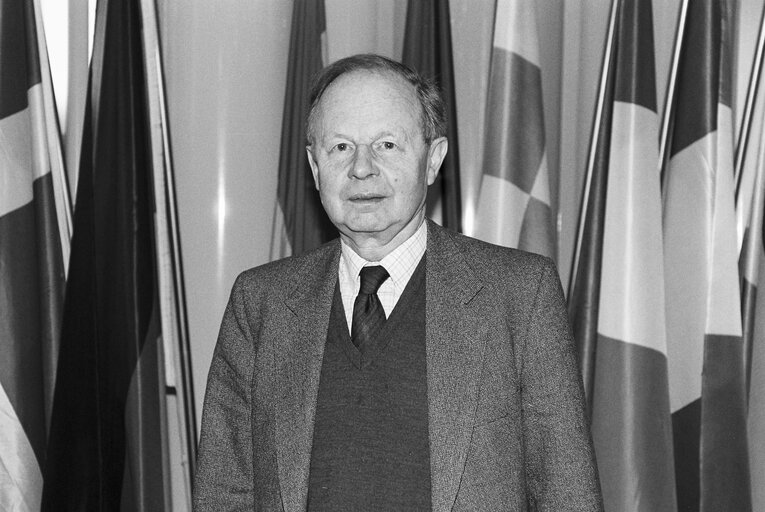 Fotogrāfija 3: Portrait of Sir Fred CATHERWOOD MEP in Strasbourg