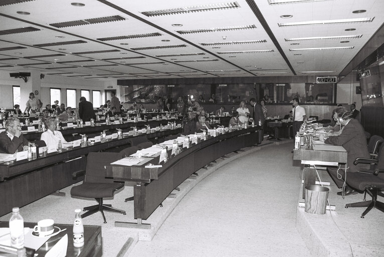 Foto 5: Meeting of the Committee on Economic and Monetary Affairs and Industrial Policy in September 1992