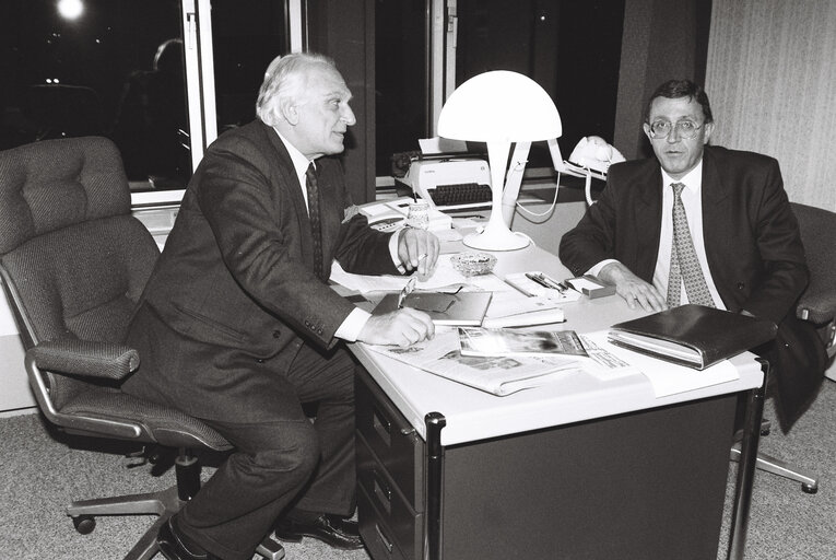 MEP Marco PANNELLA receives MEP Gabriele SBOARINA in his office in Strasbourg