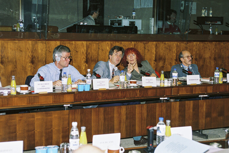 Fotografi 6: Meeting of the Subcommittee on Monetary Affairs