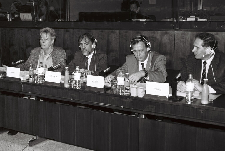 Foto 6: Meeting of the Committee on Economic and Monetary Affairs and Industrial Policy in September 1992