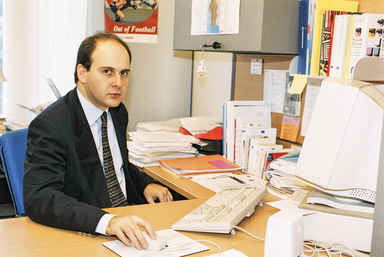 Portrait of MEP Konstantinos HATZIDAKIS