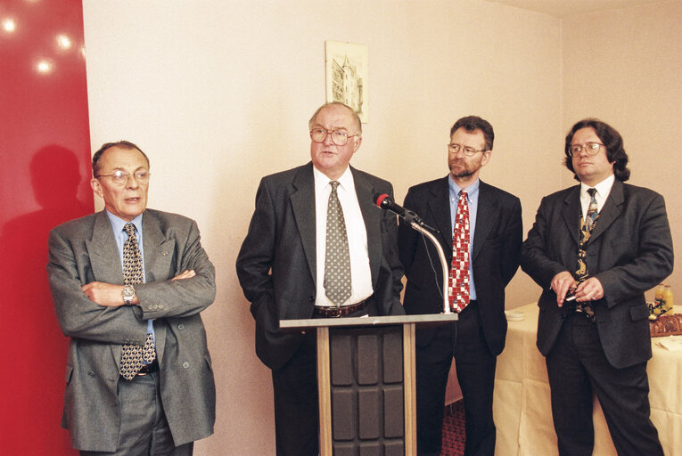 Fotografie 10: Meeting in the EP