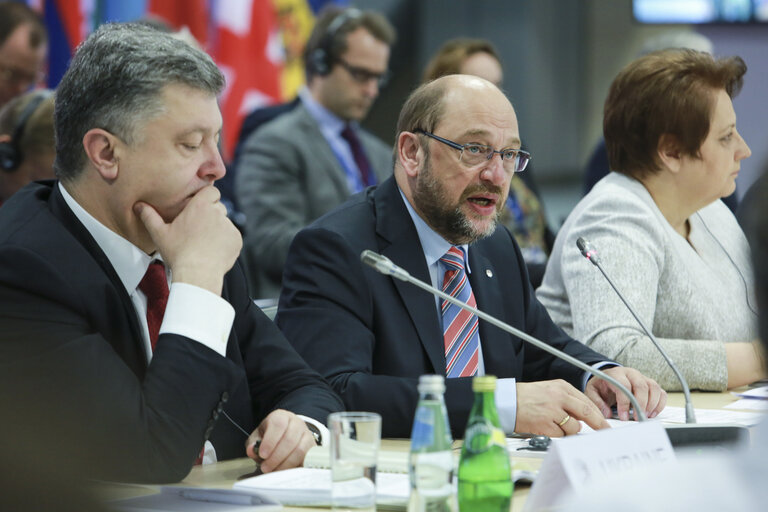 Foto 3: Eastern Partnership summit in Riga, Plenary Session of the Eastern Partnership summit.   Martin  SCHULZ - President of European Parliament,  Petro POROSHENKO, President of Ukraine.