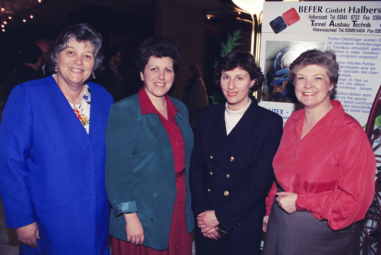 Φωτογραφία 4: MEPs Imelda READ, Pauline GREEN, Arlene McCARTHY and  Anita POLLACK at the European Parliament