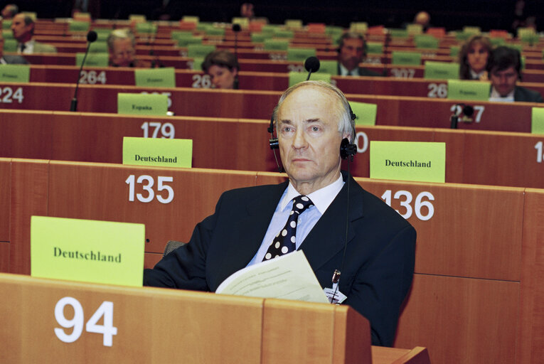 Nuotrauka 9: Conference on Local Authorities at the EP in Brussels in april 1994.