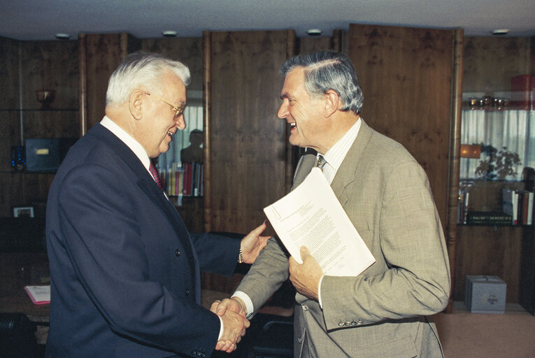 Foto 2: Egon KLEPSCH - EP President meets with MEP Honor FUNK