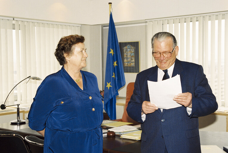 Fotografija 4: Handover of the Cross of Merit