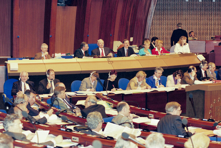 Nicolas ESTGEN presiding over the plenary session, april 1994