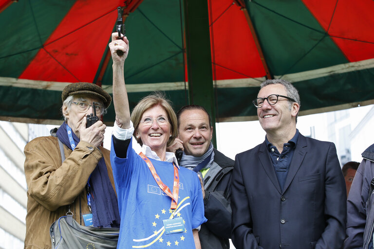 European institutions staff members in the 20km of Brussels