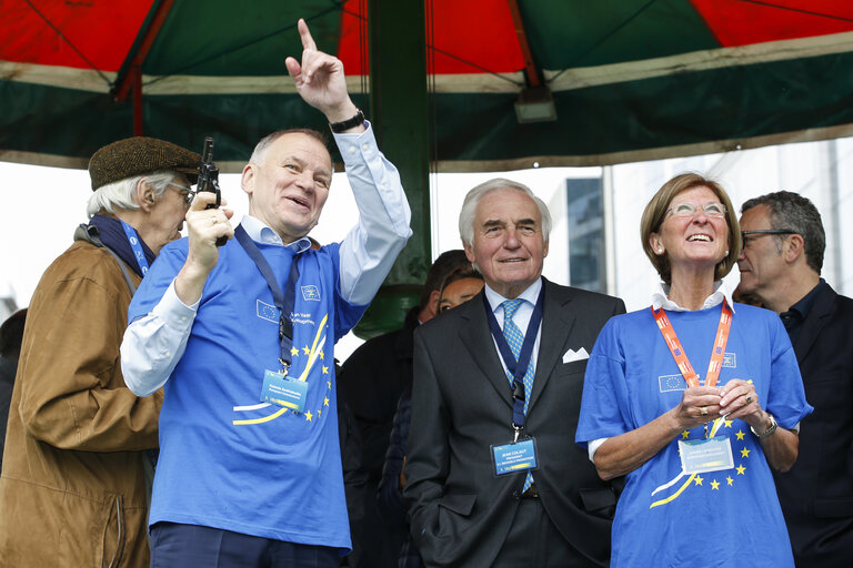 Photo 45 : European institutions staff members in the 20km of Brussels