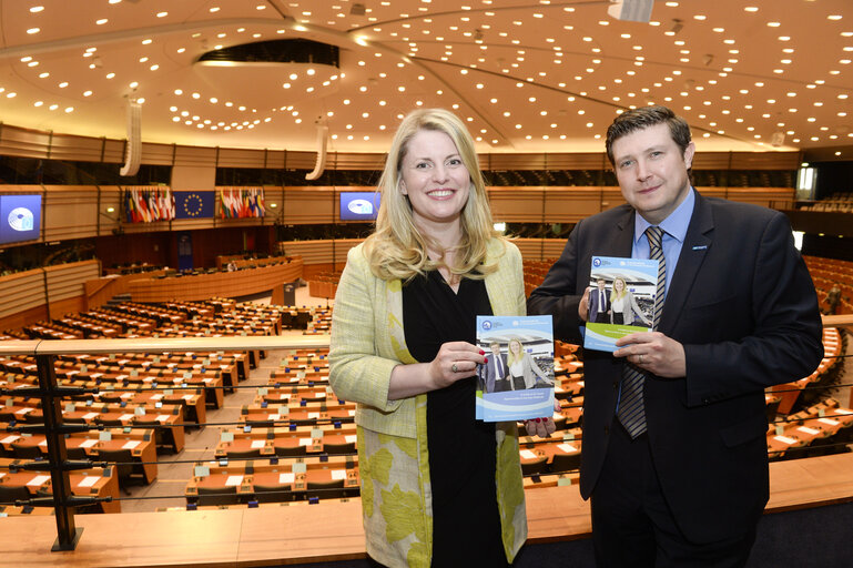 Photo 18 : MEPs Emma McCLARKIN and Andrew LEWER in Brussels