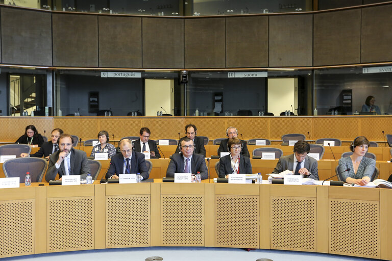 Photo 9: Agreement between Parliament, Council and Commission on final wording of the European Law on Transmissible Animal Diseases