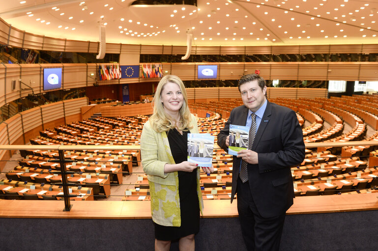 Photo 17 : MEPs Emma McCLARKIN and Andrew LEWER in Brussels