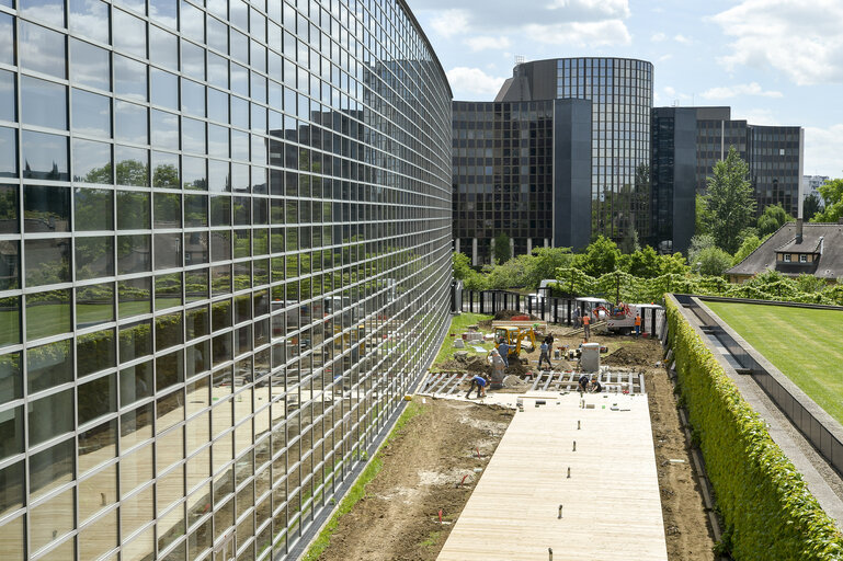 Fotografija 19: The new terrasse behind the cafeteria in the EP building in Strasbourg