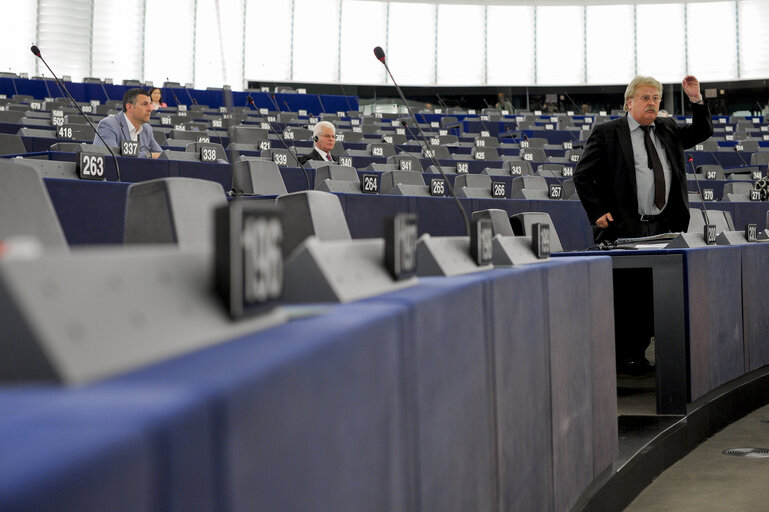 Foto 46: Plenary Session week 21 2015 in strasbourg - European Agenda on Migration  Council and Commission statements