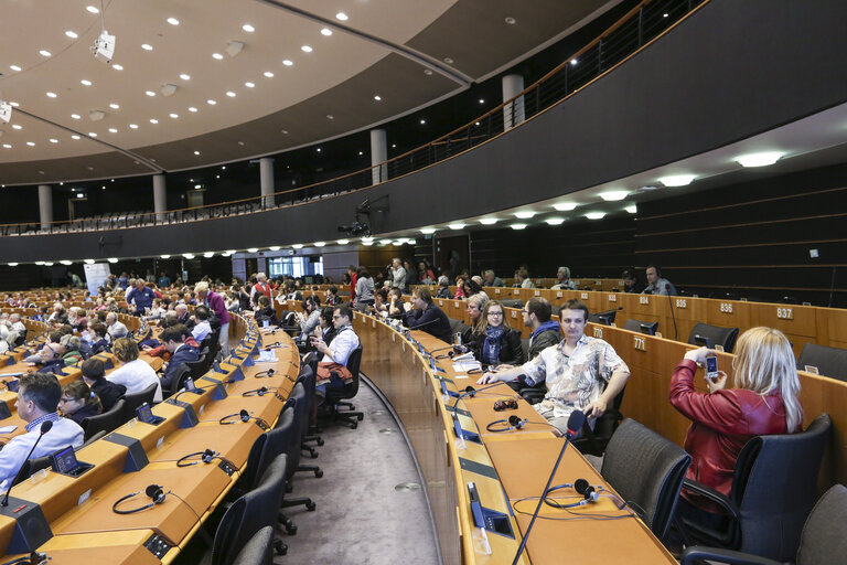 Valokuva 40: Open Doors Day 2015 - Opening Ceremony. European Parliament Vice-President introduces two Sahkarov Prize Laureates