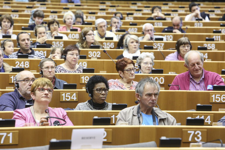 Zdjęcie 8: Open Doors Day 2015 - Opening Ceremony. European Parliament Vice-President introduces two Sahkarov Prize Laureates