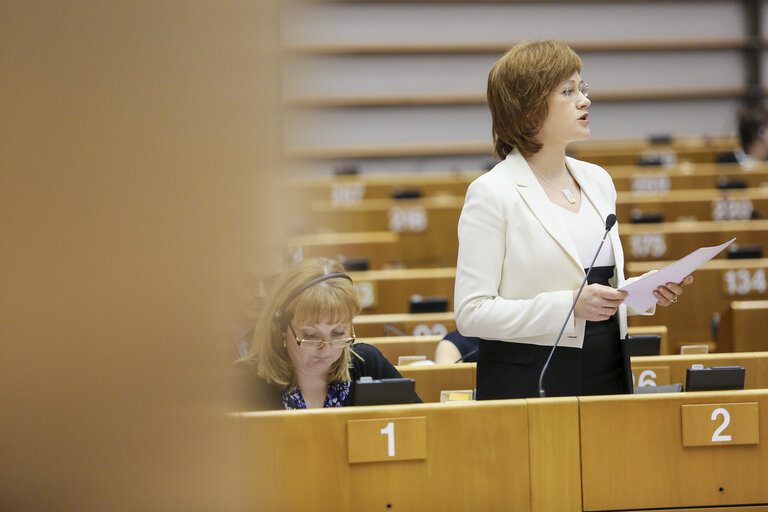 Foto 1: Plenary session in Brussels - Week 22 2015 - Statement by the Commissioner in charge of Migration, Home Affairs and Citizenship