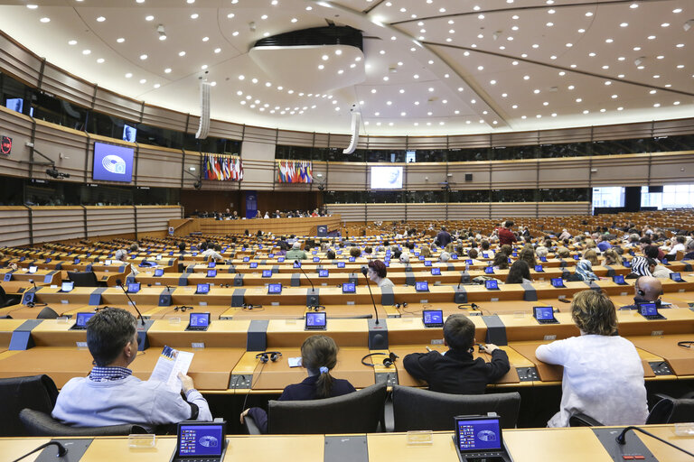 Valokuva 39: Open Doors Day 2015 - Opening Ceremony. European Parliament Vice-President introduces two Sahkarov Prize Laureates