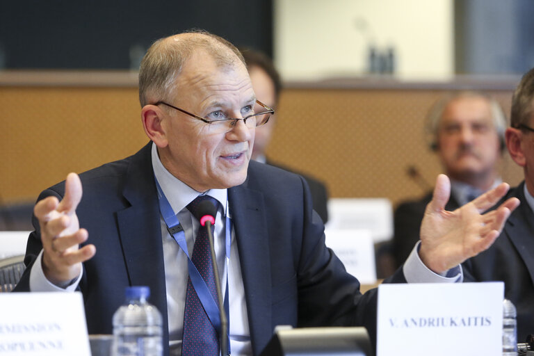 Photo 14: Agreement between Parliament, Council and Commission on final wording of the European Law on Transmissible Animal Diseases