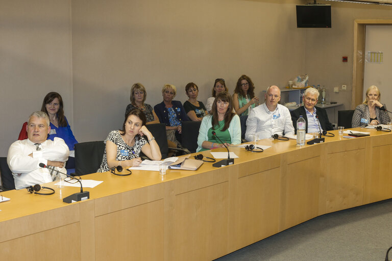 Liadh NI RIADA meets with a group