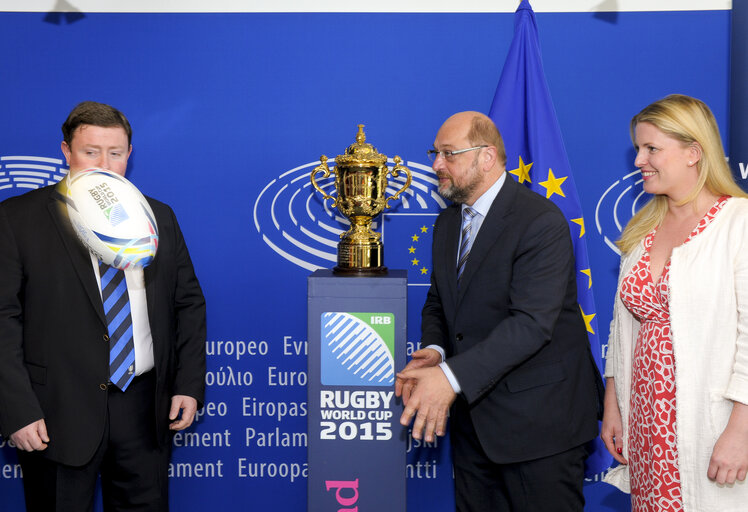 Foto 3: The Rugby Word Cup Trophy stopped at the European Parliament in Strasbourg on its World Tour