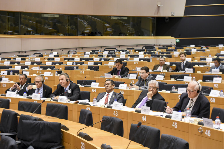 Fotografi 6: EUROLAT Parliamentary assembly - 8th Ordinary Plenary session. Meeting of the Committee on Economic, Financial and Commercial Affairs.