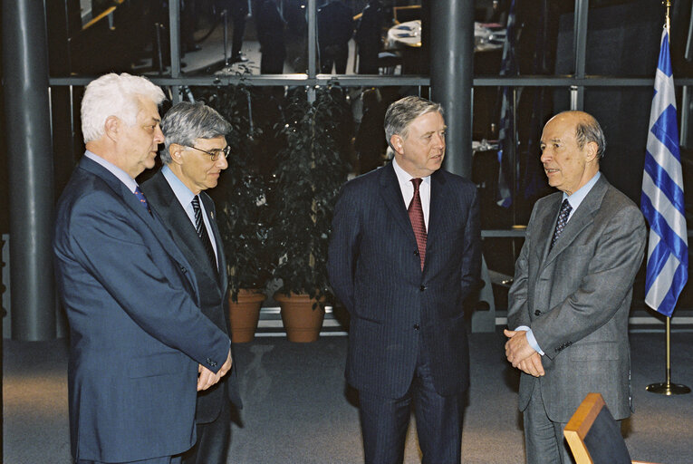 Fotografija 3: Pat COX - EP President meets with Konstant??nos SIMITIS, Prime Minister of Greece