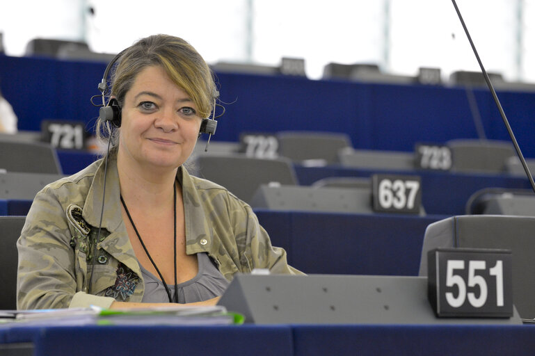 Photo 8: MEP Isabelle THOMAS in Plenary Session in Strasbourg