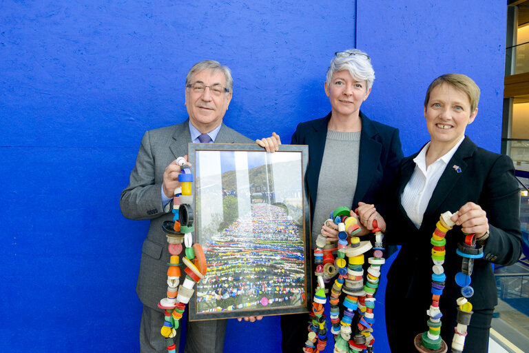 Fotografie 3: Exchange of gifts ' Circular Economy '