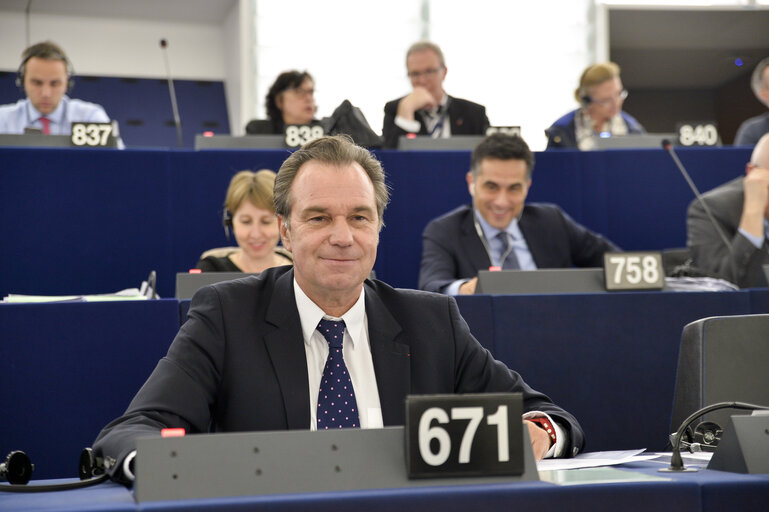 Photo 7 : Renaud MUSELIER in plenary session week 19 2016 in Strasbourg