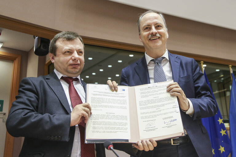 Fotografija 22: Ukraine Week at the European Parliament - High-level conference EP - Verkhovna RADA of Ukraine on capacity building for reform.    Signature of an Administrative Cooperation Agreement between the General Secretariat of the European Parliament and the Secretariat of Verkhovna Rada of Ukraine