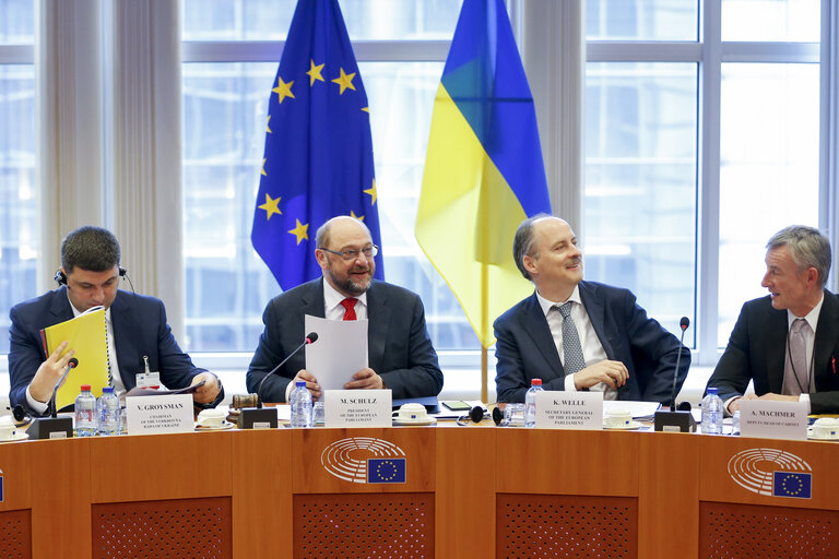 Fotogrāfija 3: EP President meets with EP group leaders  and VRU fraction leaders (Verkhovna Rada of Ukraine )